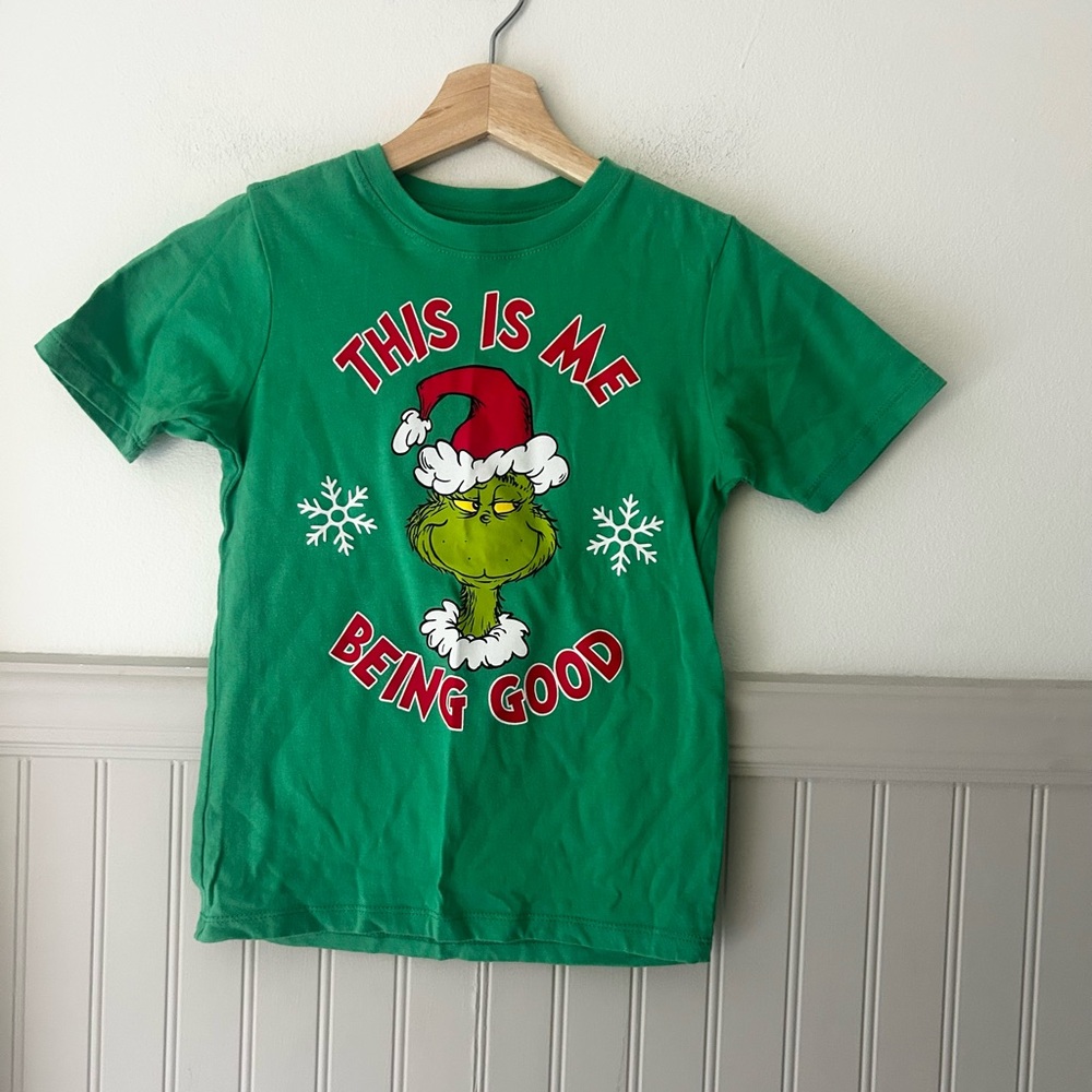 Dr. Seuss The Grinch Boys 6/7 This Is Me Being Good Tee Christmas Shirt